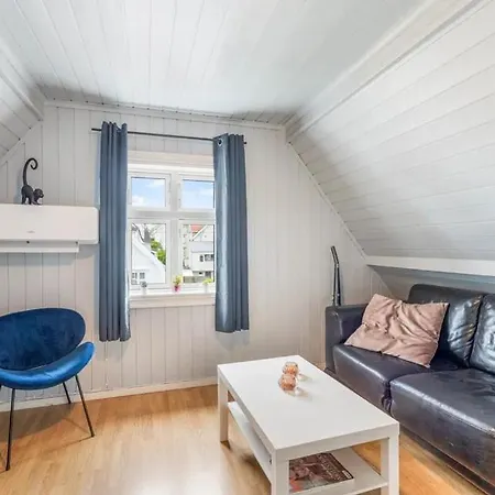 Valand 10 Min Walk From Center Apartment *