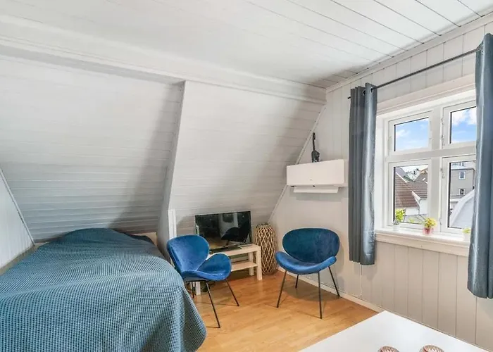 Valand 10 Min Walk From Center *